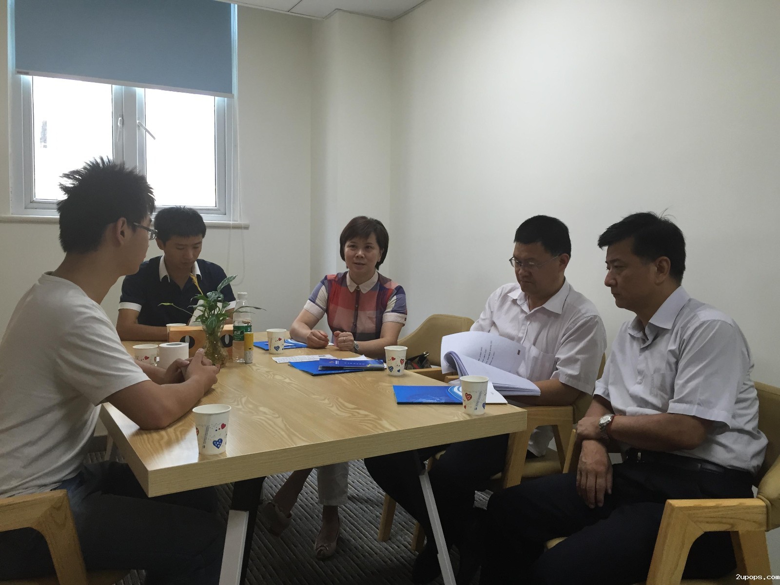 调研组与成都途远科技有限公司创始人座谈.jpg 调研组与成都途远科技有限公司创始人座谈.jpg