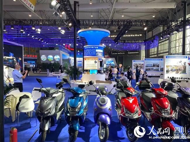 汽配展现场。人民网 王凡摄